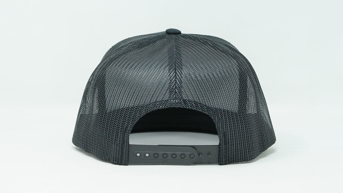 5 PANEL Classic Trucker AA Logo